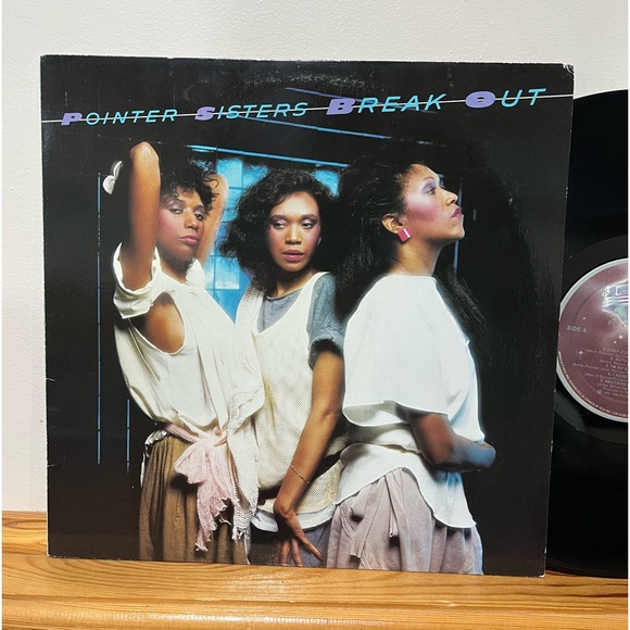 Pointer Sisters – Break Out
Vinyl, LP, Album:
1983
Electronic, Funk / Soul, Pop - Picture 3 of 5